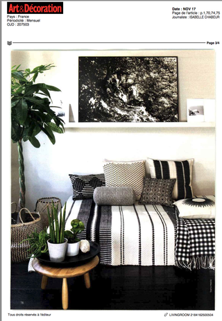 Insertion coussin Soleil Noir dans ART & DÉCORATION Novembre 2017