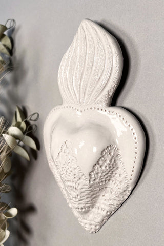 Ex-voto bombé incrusté de dentelles