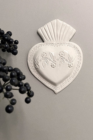 Ex-voto bombé à couronne de fleurs