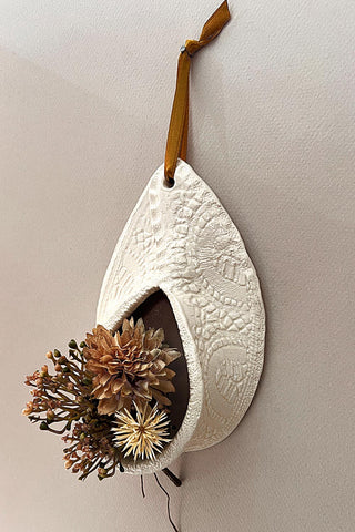 Porte-fleur goutte de dentelle