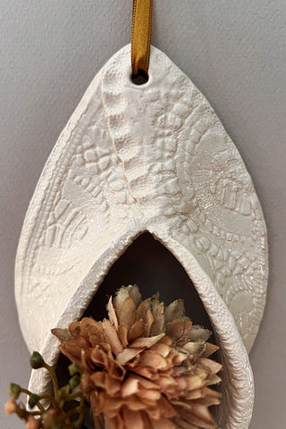 Porte-fleur goutte de dentelle