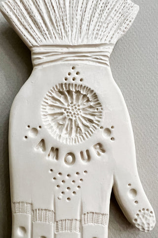 Main fleur d'amour